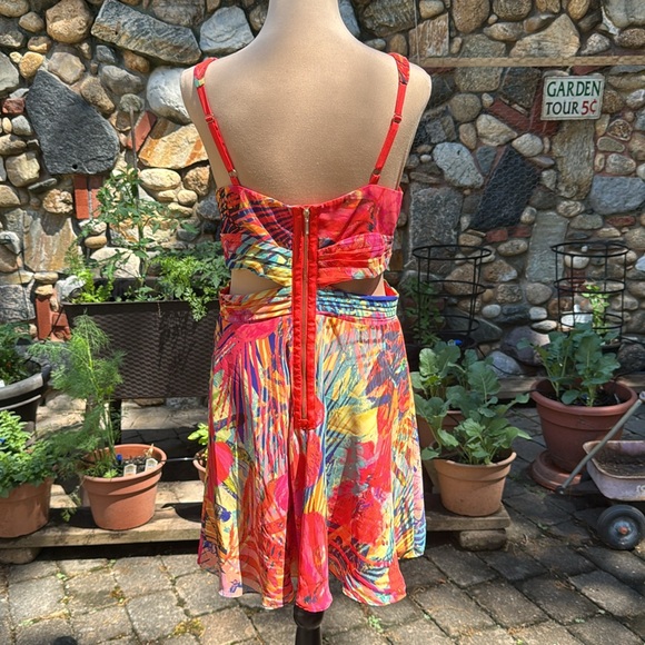 Marciano Tropical Blossoms and Palms Waist Cutout Flirty Dress Size 10. - Picture 5 of 12